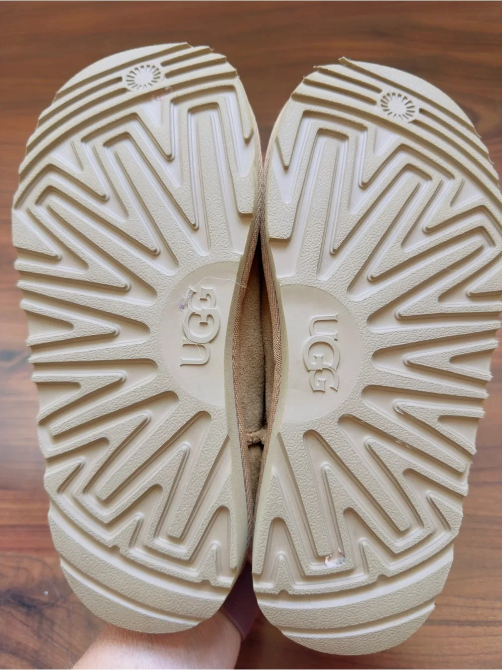 Ugg kids chestnut Slippers